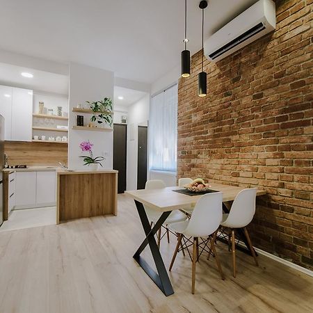 Apartment British Square With Parking Zagreb Room photo